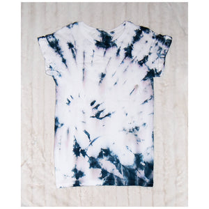 SIDE SPIRAL TEE | Boyfriend Tee | Black and White Tie Dye | Tie Dye Shirt | Long T-Shirt | Gift for Her | Women's Tie Dye
